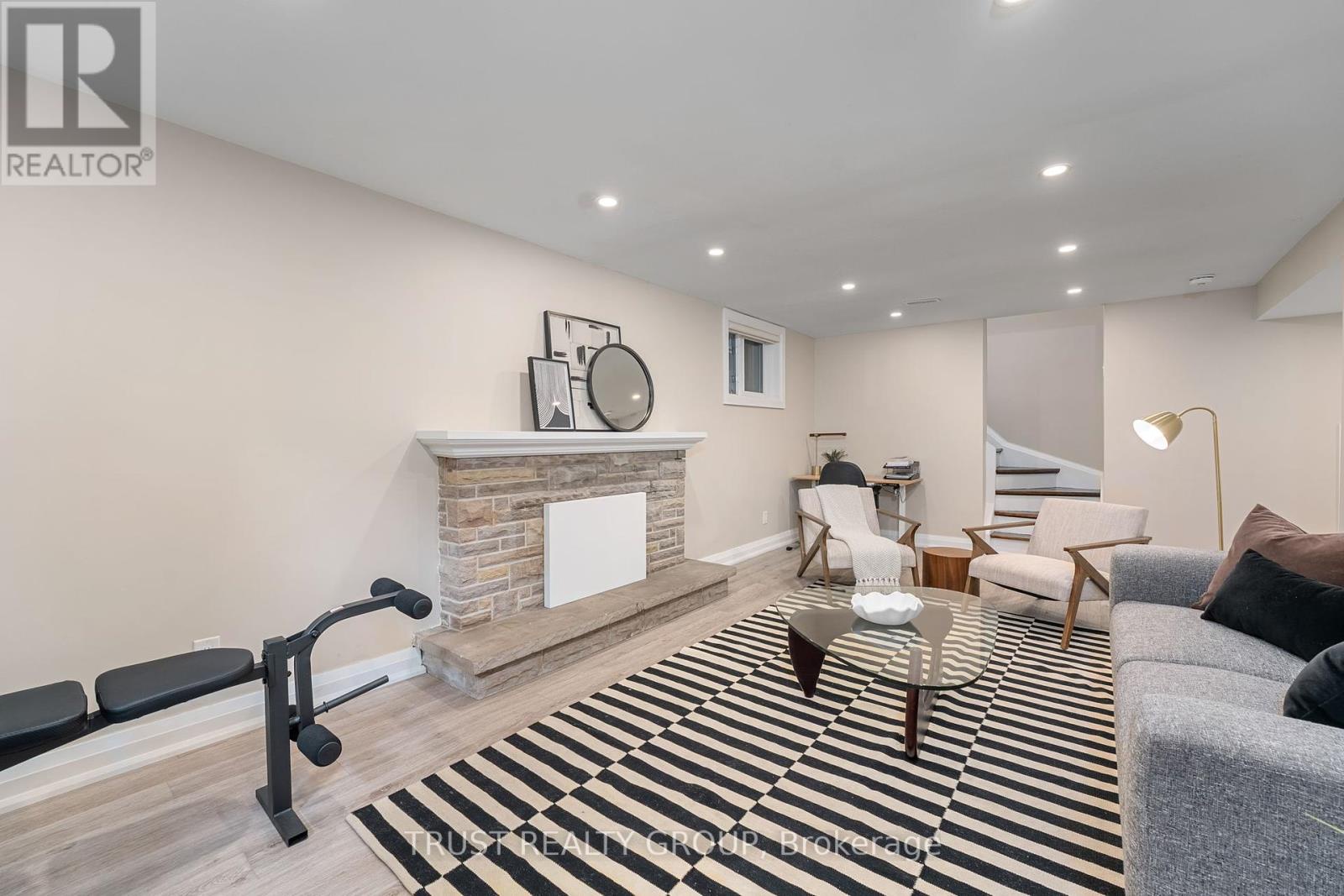 18 Deanecrest Road, Toronto (eringate-centennial-west Deane), Ontario