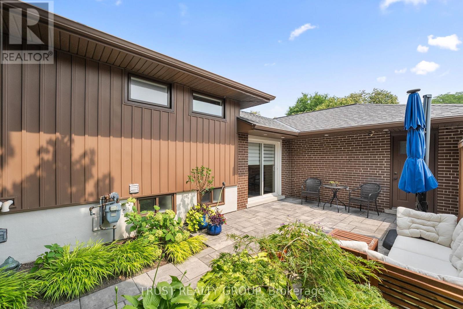 18 Deanecrest Road, Toronto (eringate-centennial-west Deane), Ontario