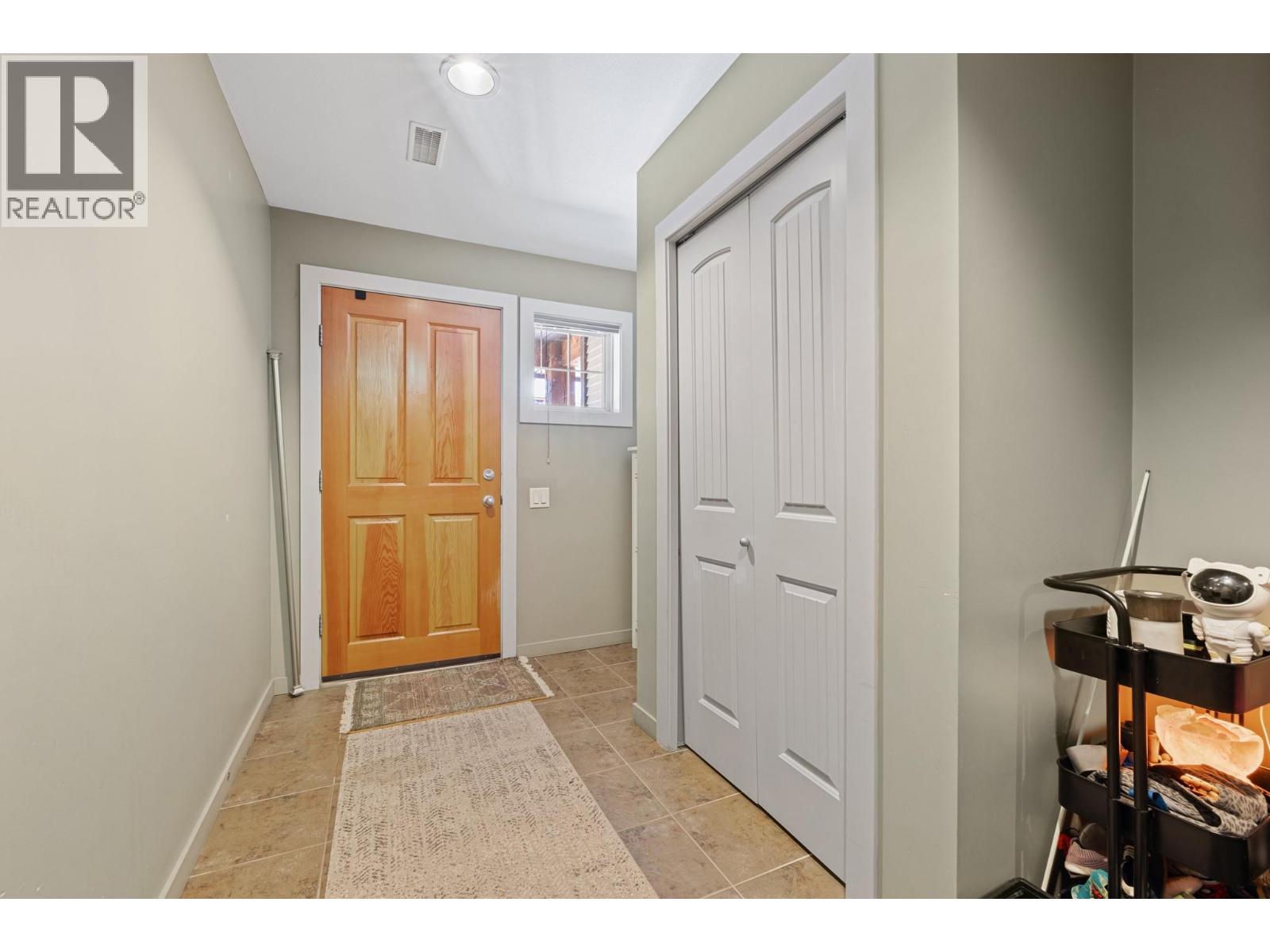 146 Mccurdy Road Unit# 2, Kelowna, British Columbia