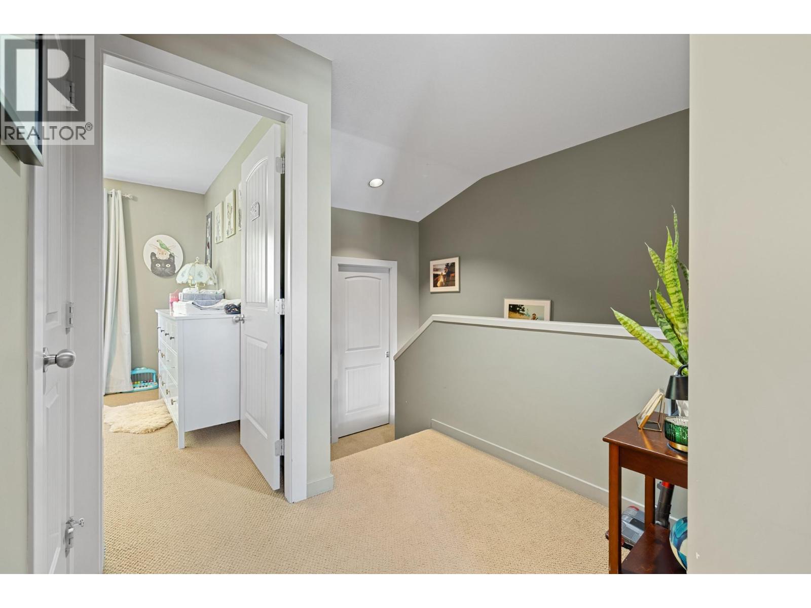 146 Mccurdy Road Unit# 2, Kelowna, British Columbia