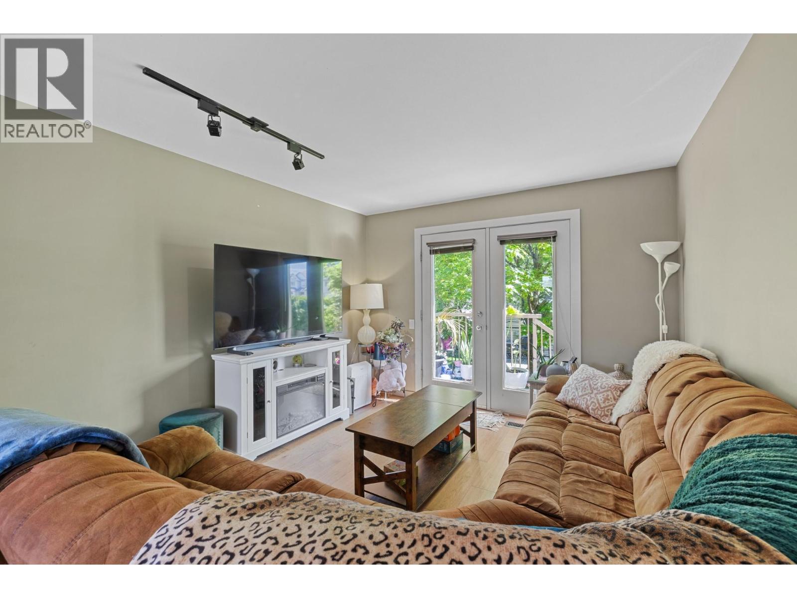 146 Mccurdy Road Unit# 2, Kelowna, British Columbia