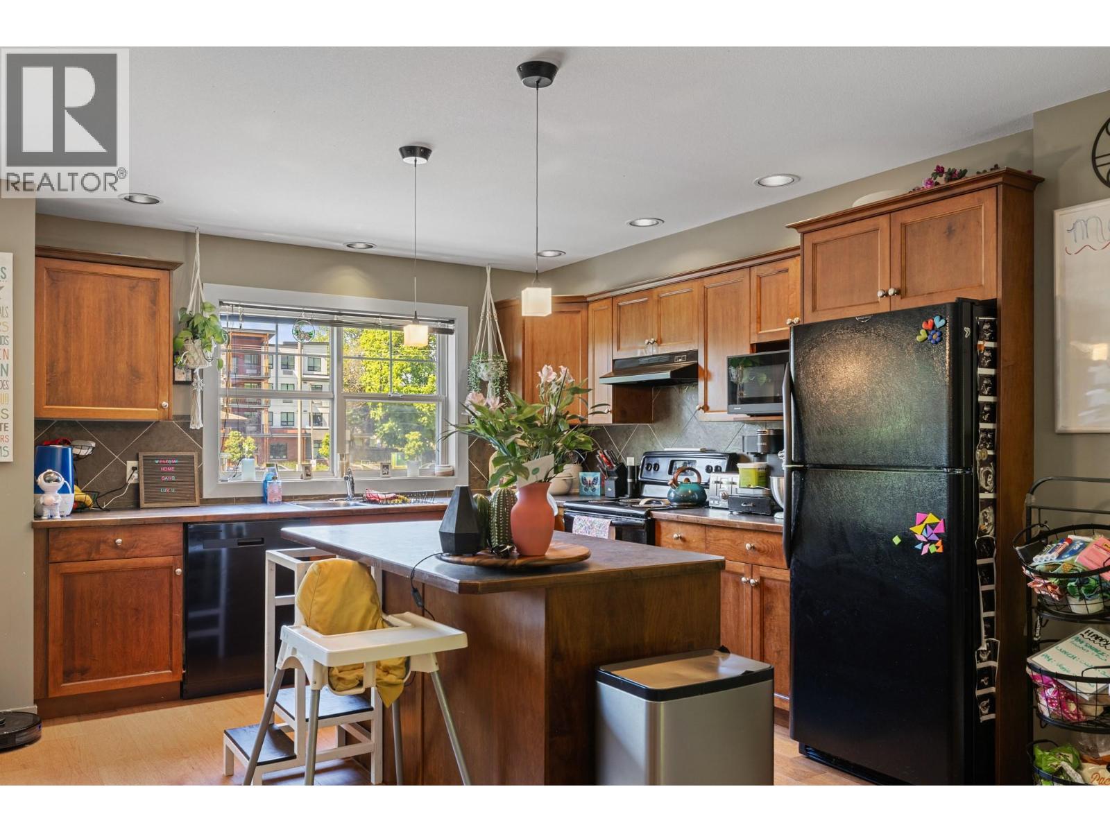 146 Mccurdy Road Unit# 2, Kelowna, British Columbia