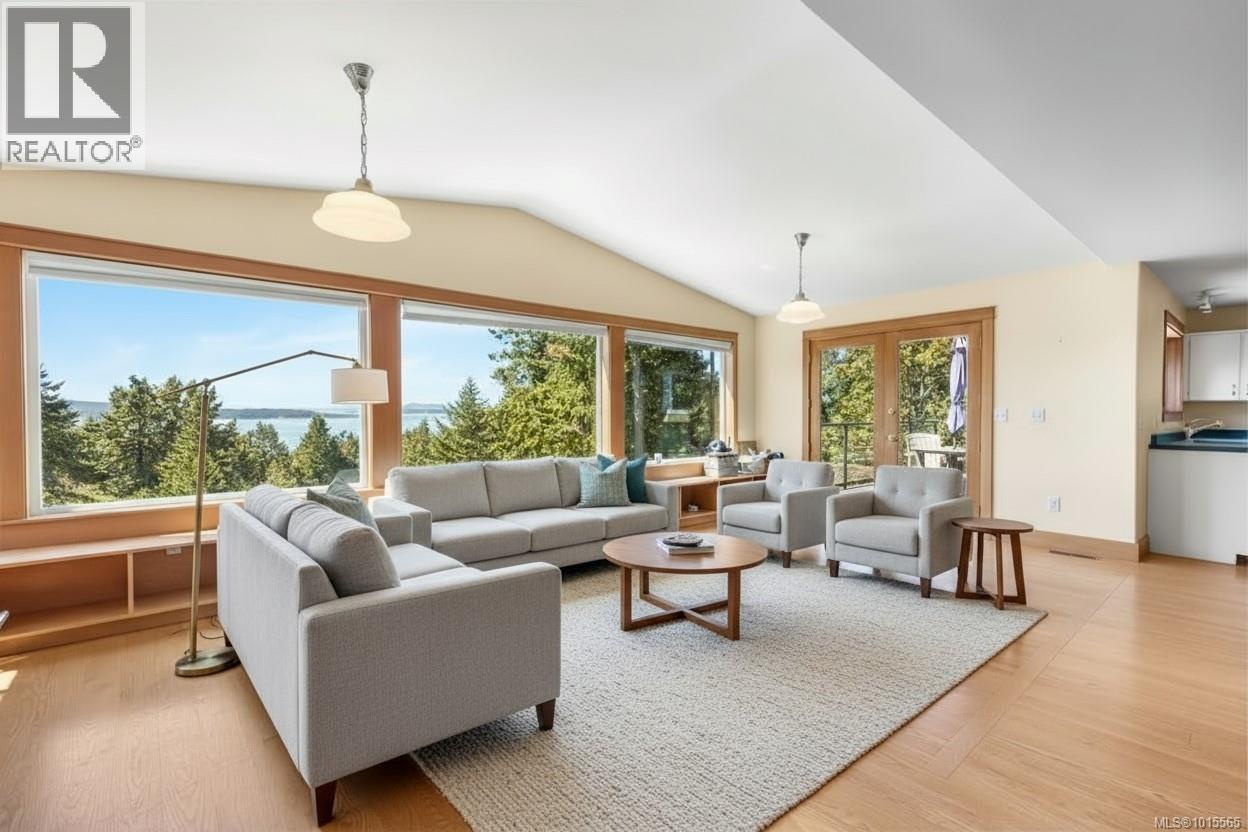 3705 Signal Hill Rd, Pender Island, British Columbia