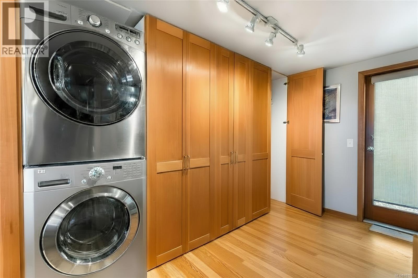 3705 Signal Hill Rd, Pender Island, British Columbia