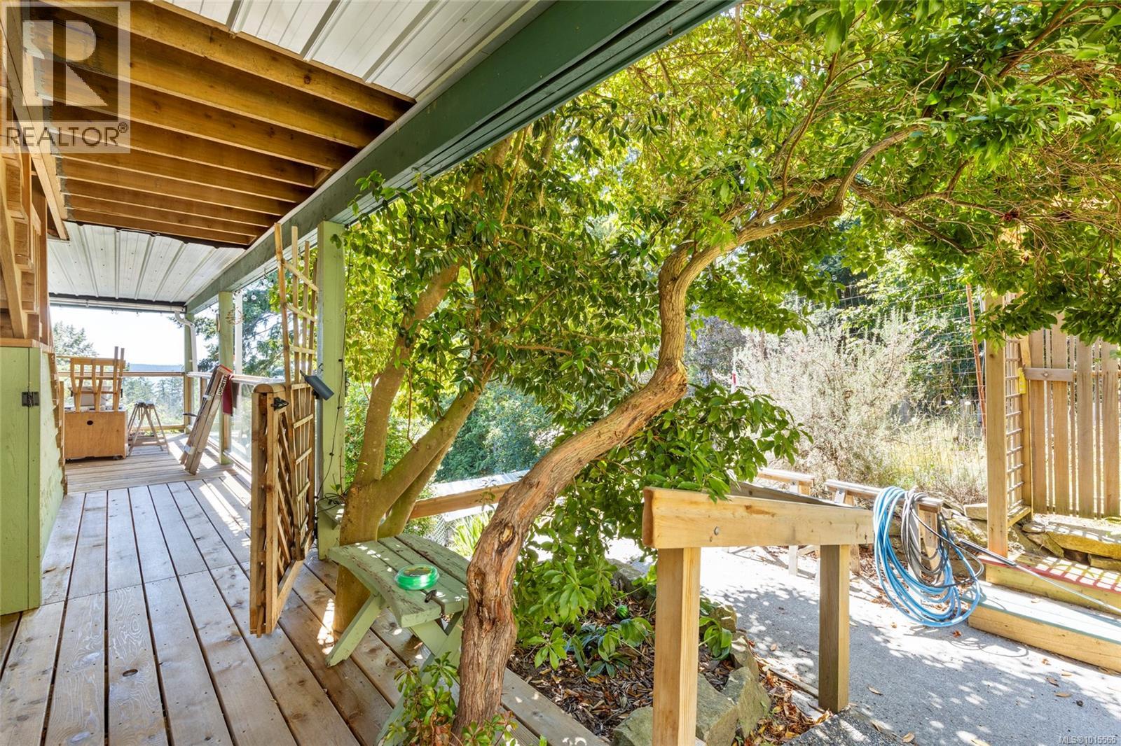 3705 Signal Hill Rd, Pender Island, British Columbia