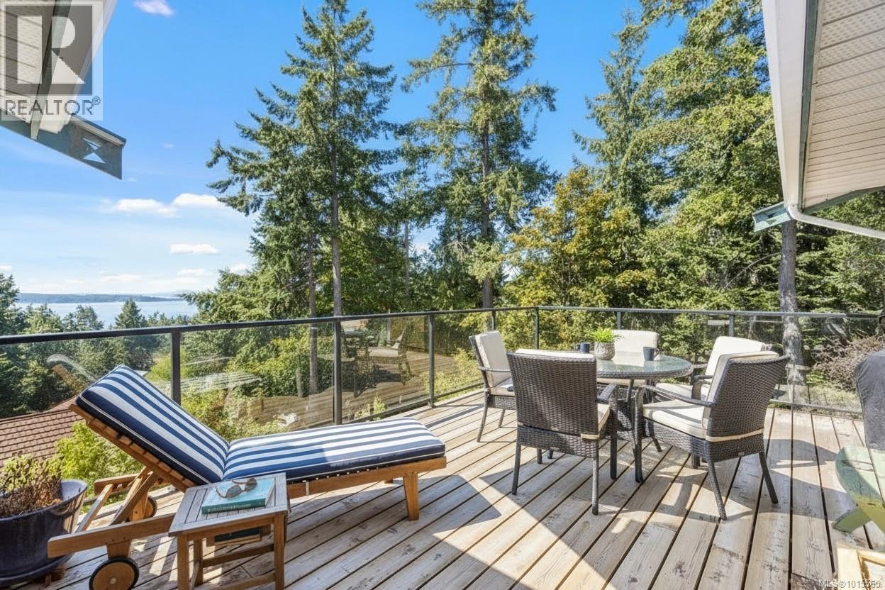 3705 Signal Hill Rd, Pender Island, British Columbia