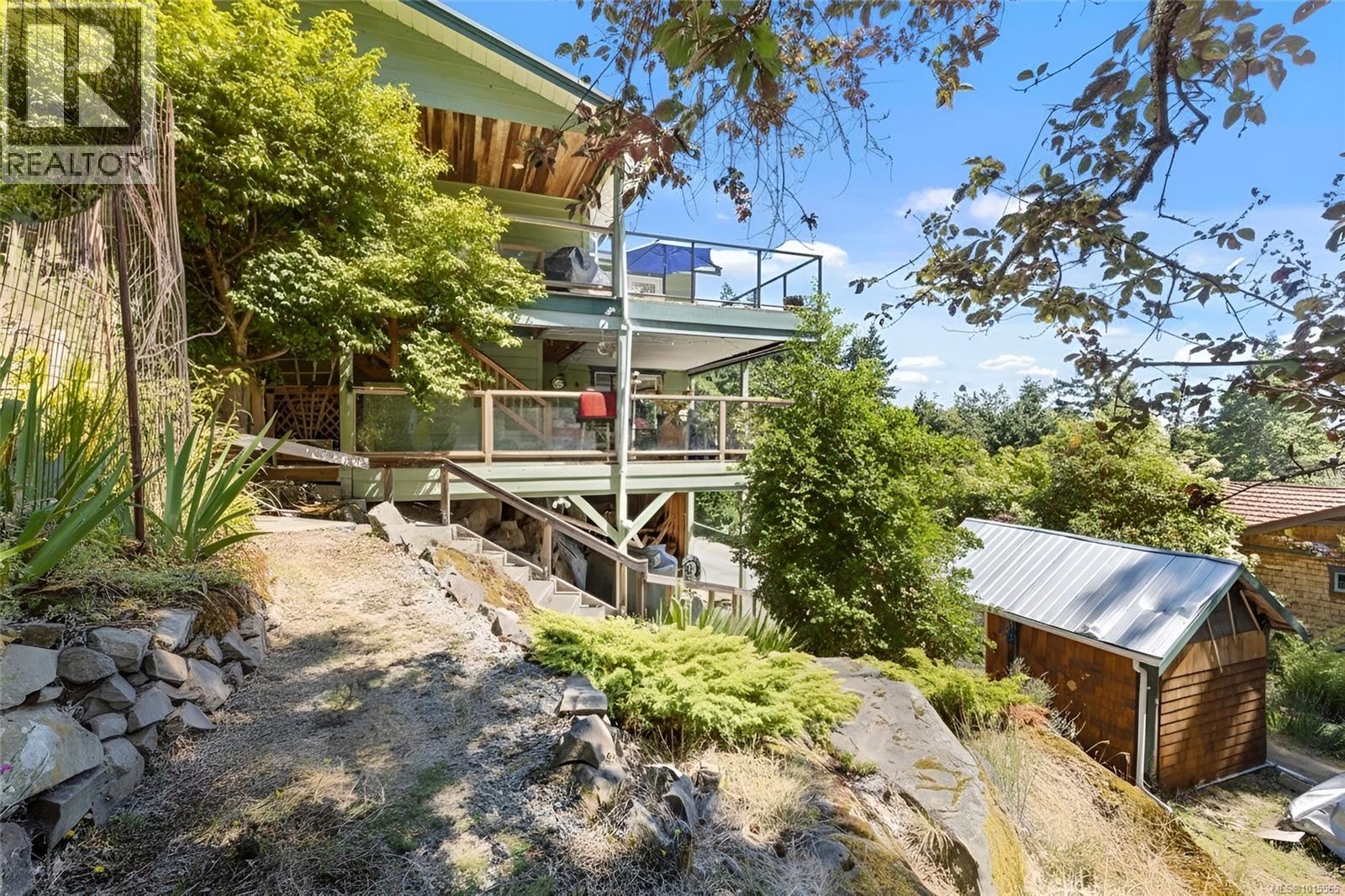 3705 Signal Hill Rd, Pender Island, British Columbia