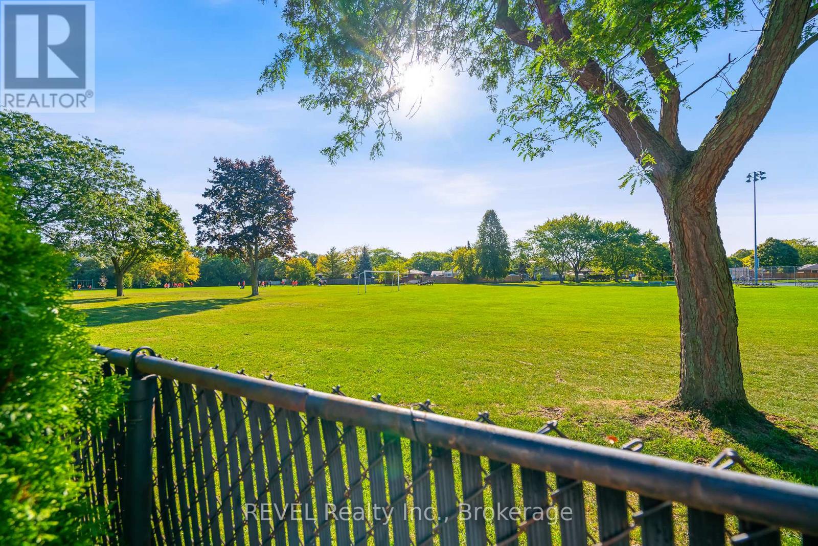 12 Silverdale Drive, St. Catharines (vine/linwell), Ontario