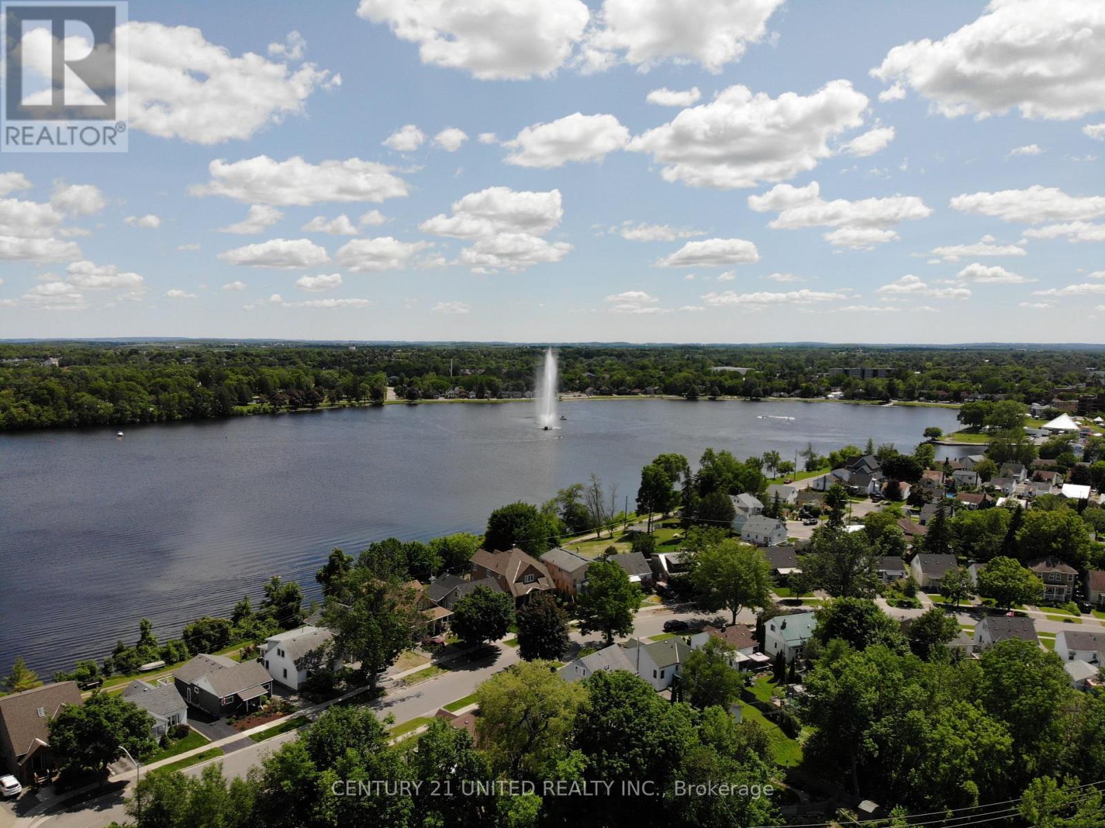 57 Edgewater Boulevard, Peterborough (ashburnham Ward 4), Ontario