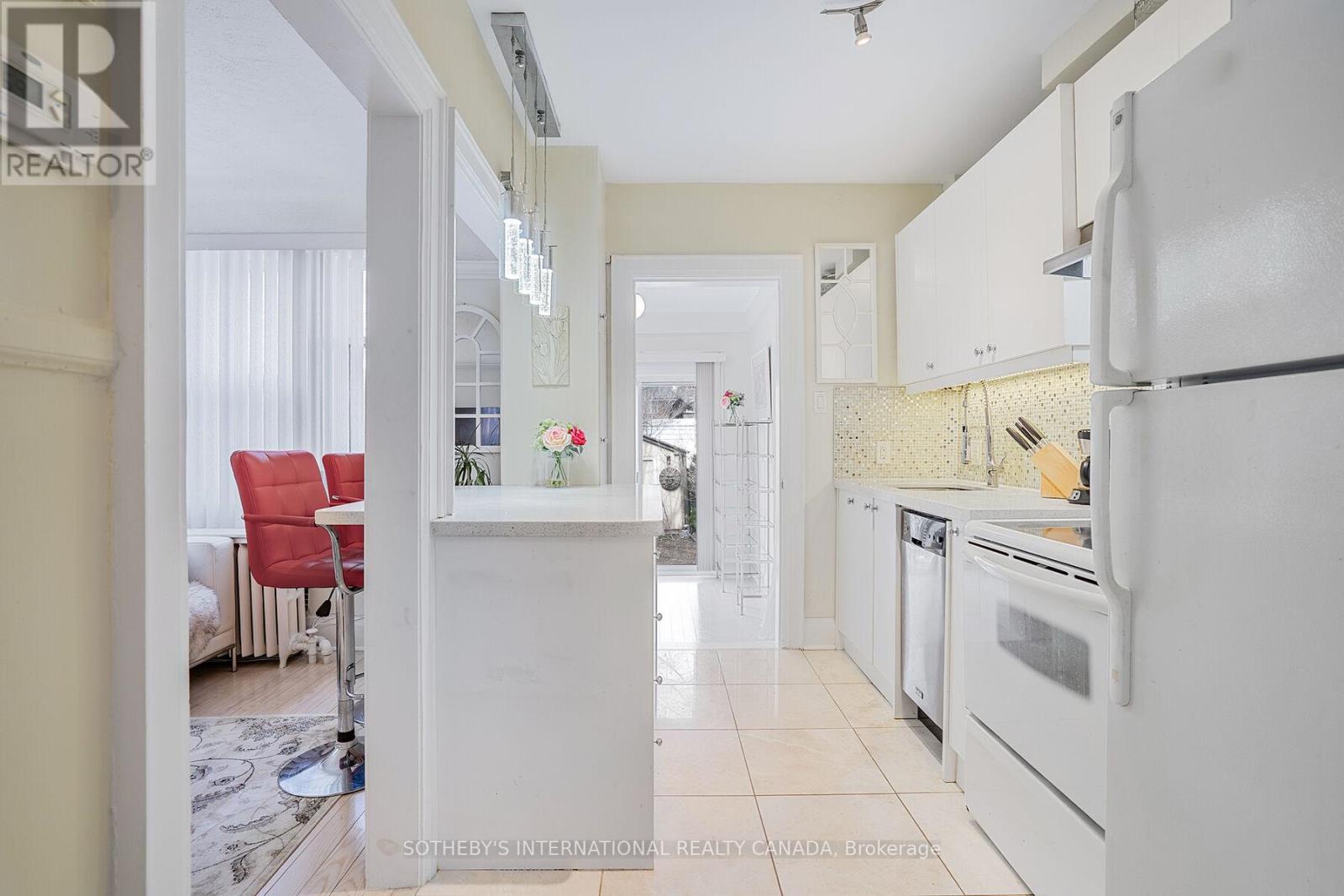 12 Belsize Drive, Toronto (mount Pleasant West), Ontario