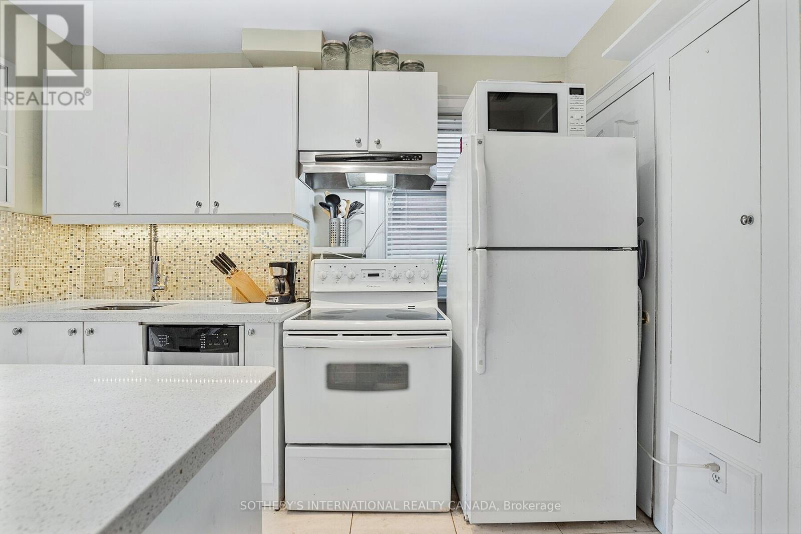 12 Belsize Drive, Toronto (mount Pleasant West), Ontario