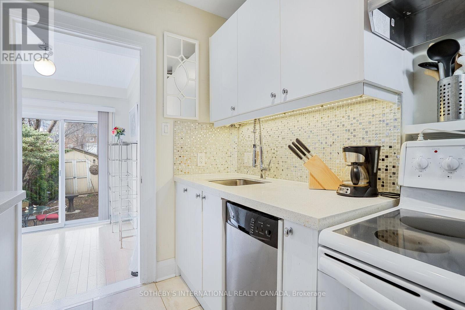 12 Belsize Drive, Toronto (mount Pleasant West), Ontario