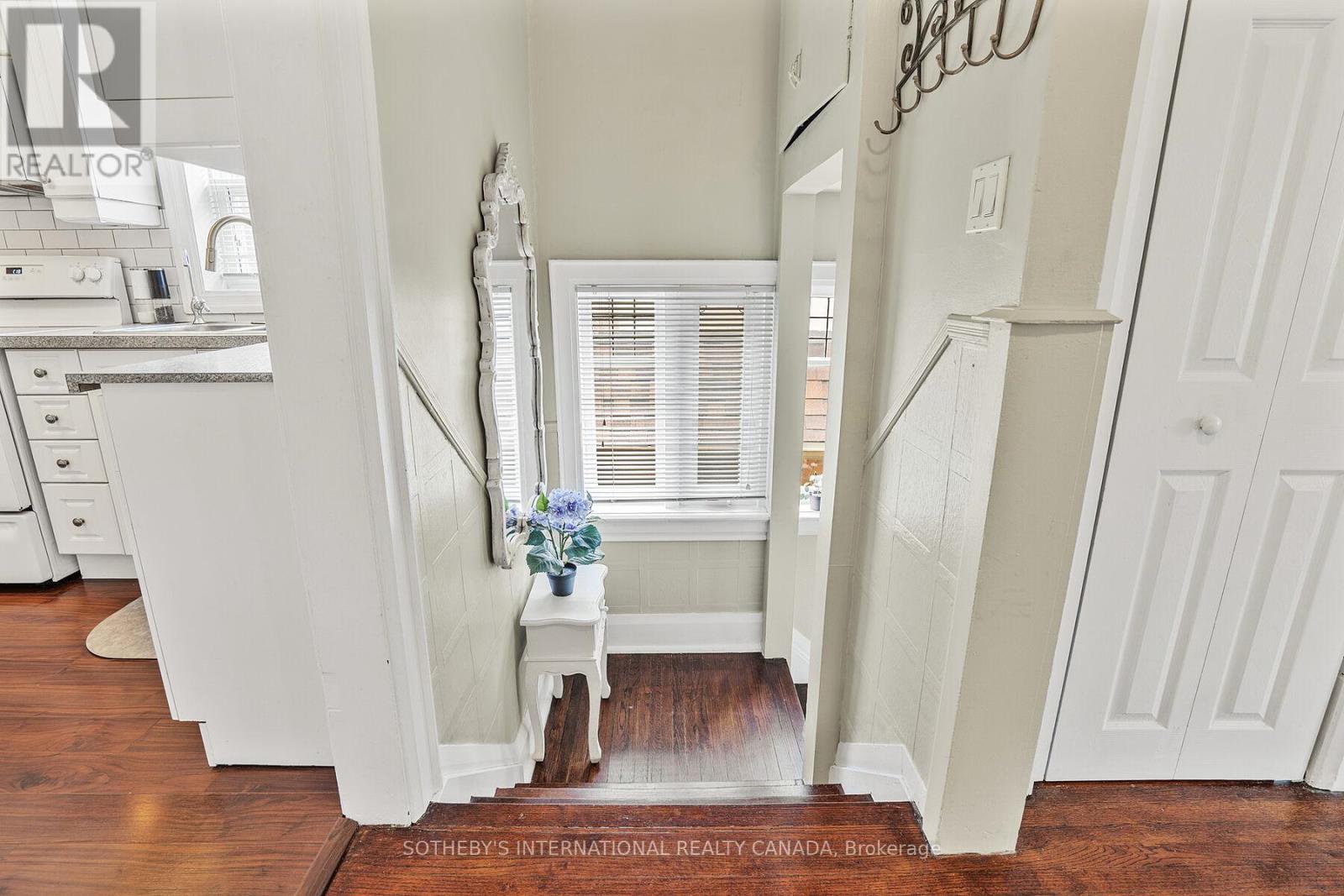 12 Belsize Drive, Toronto (mount Pleasant West), Ontario