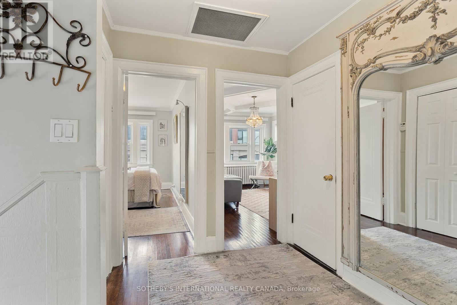 12 Belsize Drive, Toronto (mount Pleasant West), Ontario