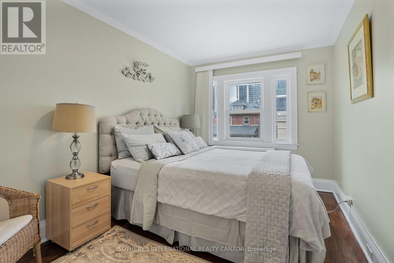 12 Belsize Drive, Toronto (mount Pleasant West), Ontario