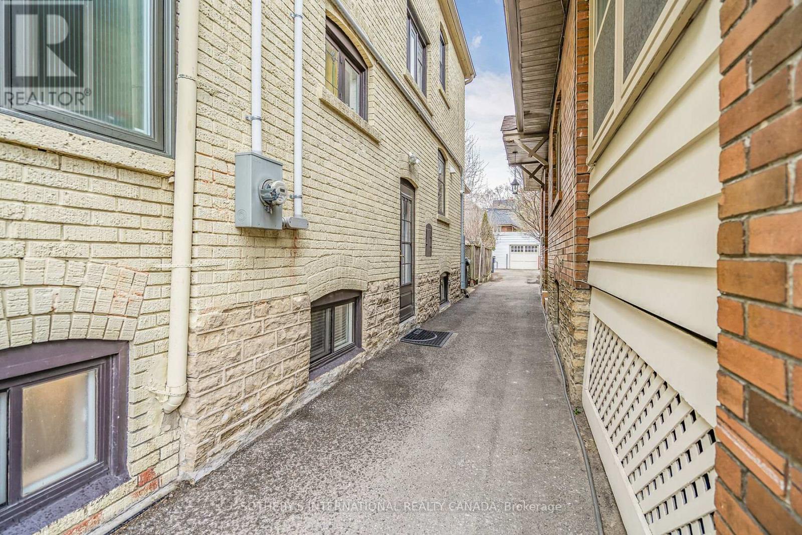 12 Belsize Drive, Toronto (mount Pleasant West), Ontario