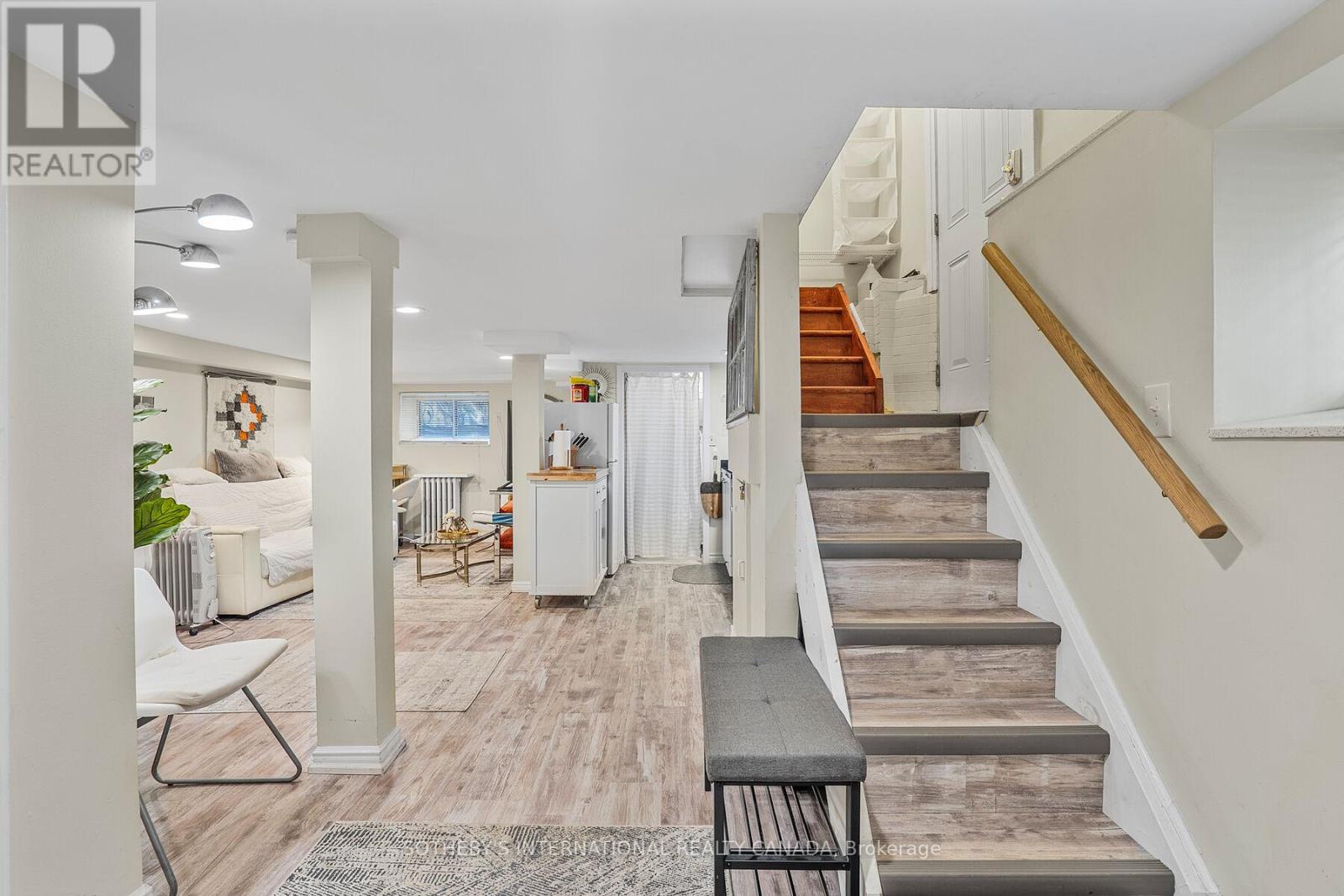 12 Belsize Drive, Toronto (mount Pleasant West), Ontario