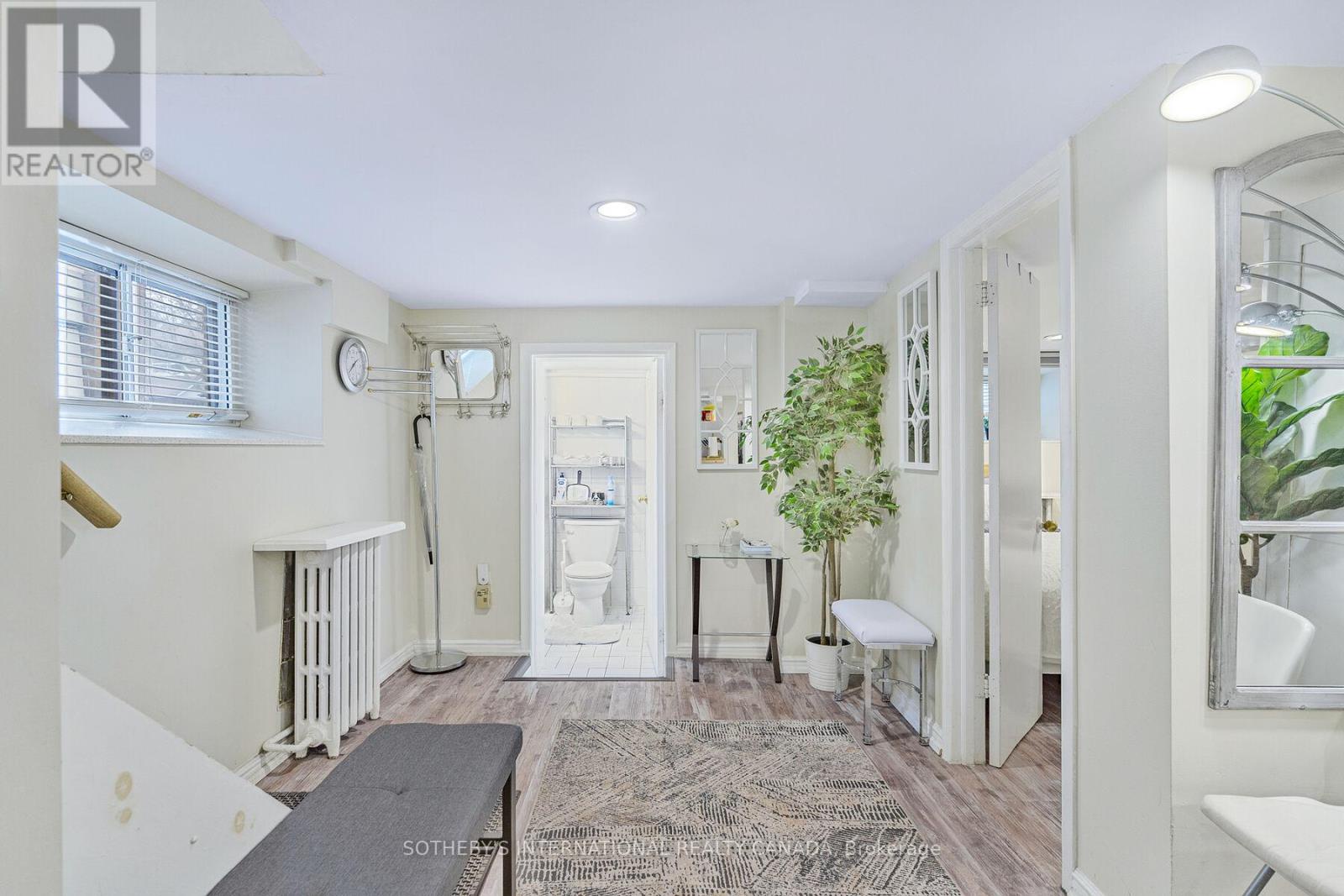 12 Belsize Drive, Toronto (mount Pleasant West), Ontario