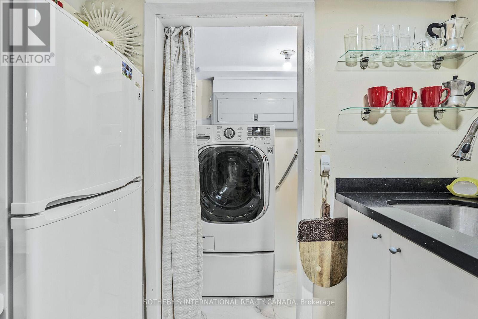 12 Belsize Drive, Toronto (mount Pleasant West), Ontario