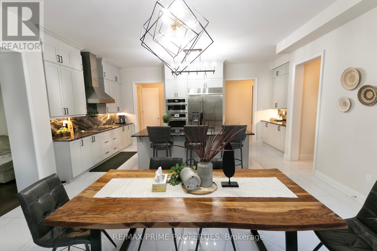 65 Redmond Crescent, Springwater (centre Vespra), Ontario