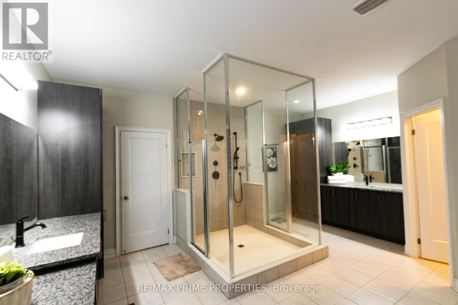 65 Redmond Crescent, Springwater (centre Vespra), Ontario