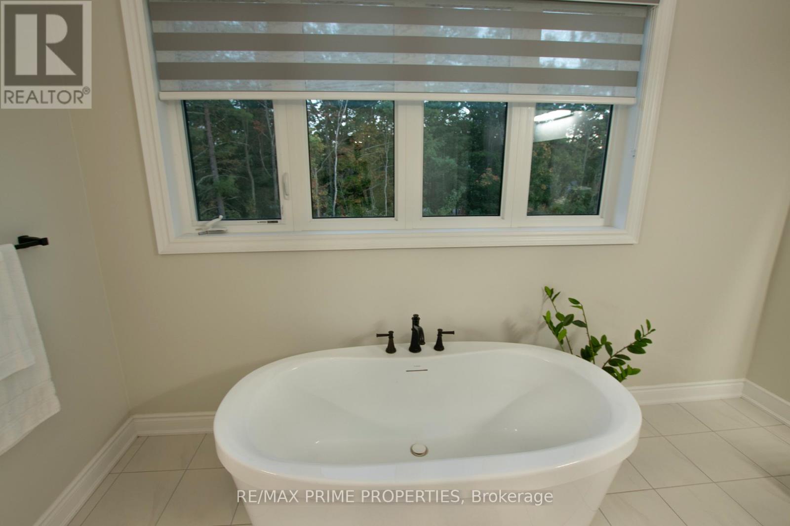 65 Redmond Crescent, Springwater (centre Vespra), Ontario