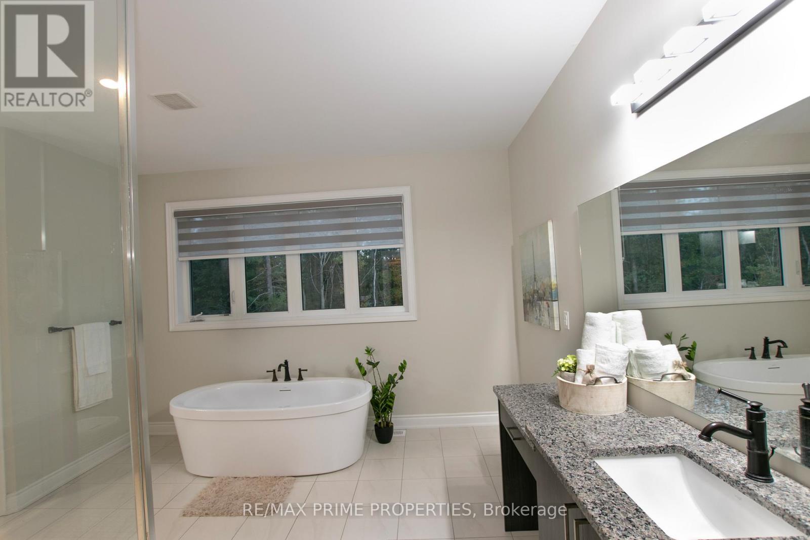 65 Redmond Crescent, Springwater (centre Vespra), Ontario