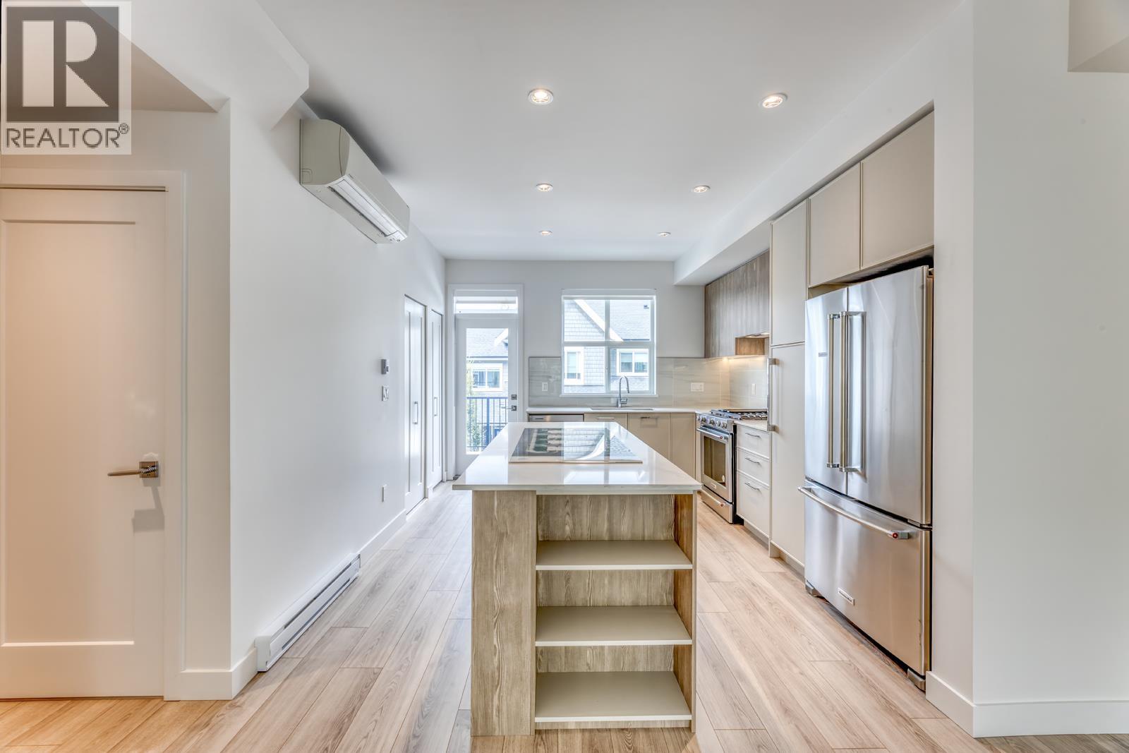 120 3421 Queenston Avenue, Coquitlam, British Columbia