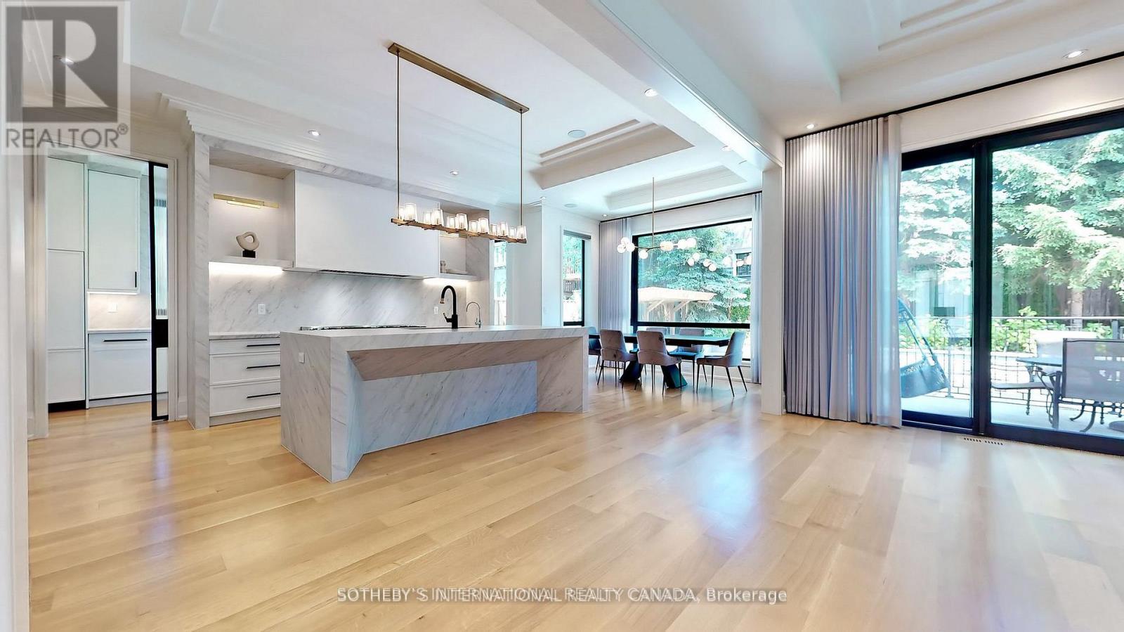 101 Dunloe Road, Toronto (forest Hill South), Ontario