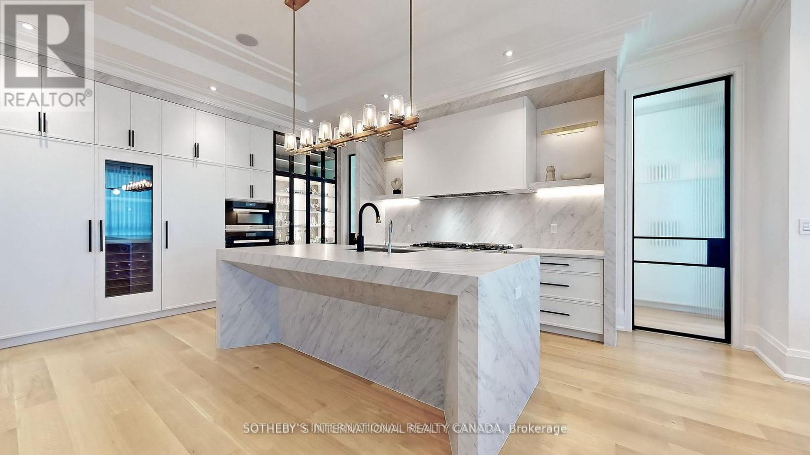 101 Dunloe Road, Toronto (forest Hill South), Ontario