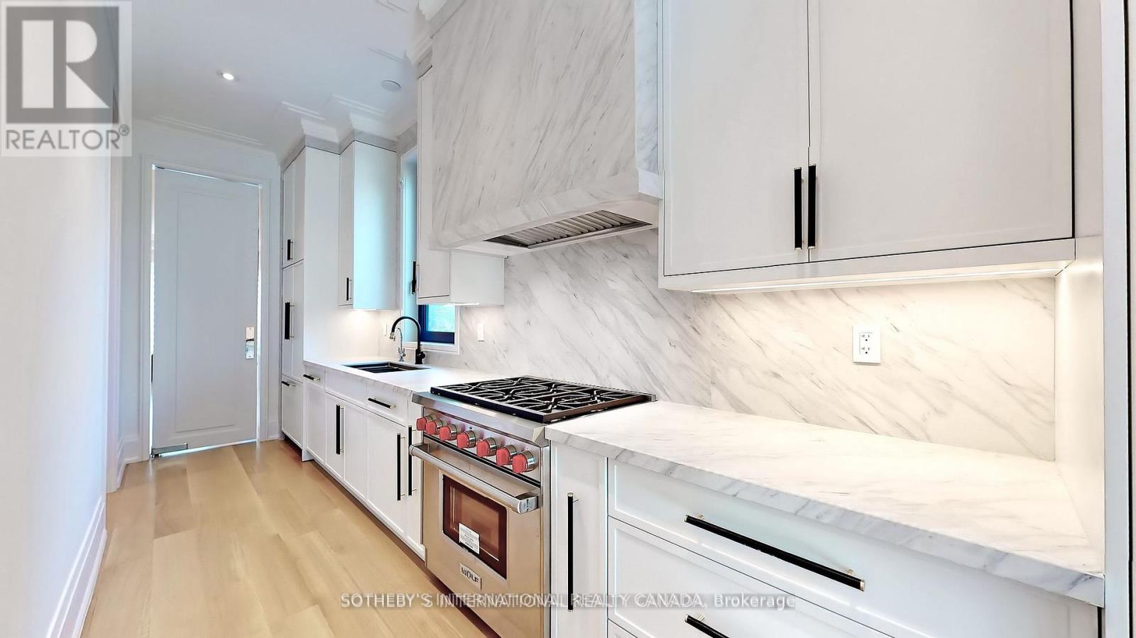 101 Dunloe Road, Toronto (forest Hill South), Ontario