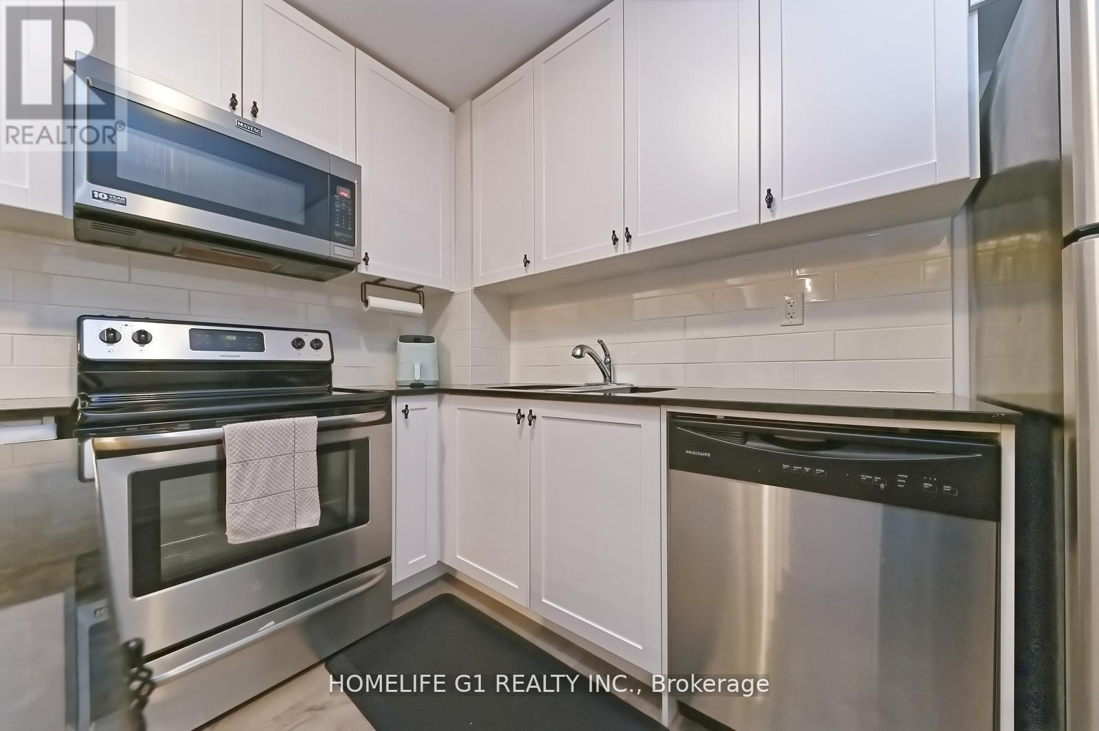 6b-867 Wilson Avenue, Toronto (downsview-roding-cfb), Ontario