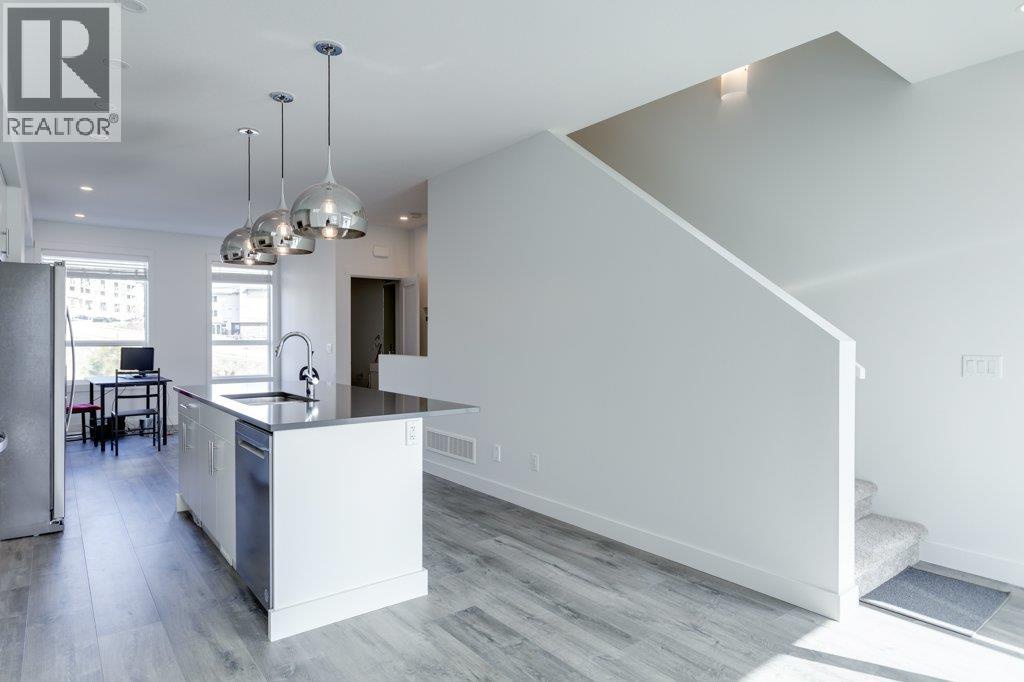 610 Academy Way Unit# 42, Kelowna, British Columbia