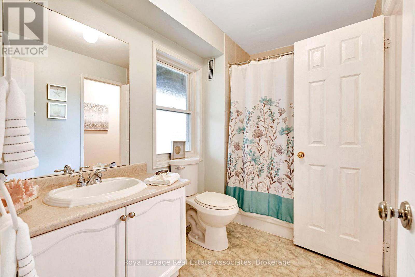 2 - 119 D'ambrosio Drive, Barrie (painswick North), Ontario