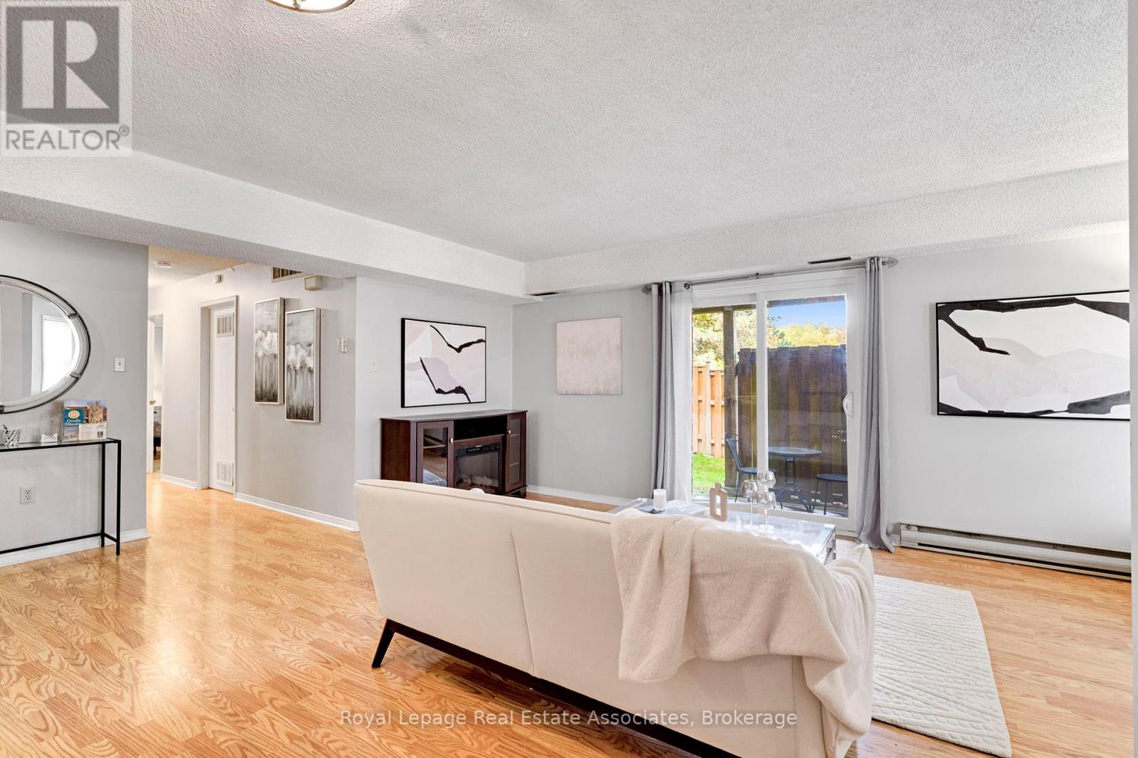 2 - 119 D'ambrosio Drive, Barrie (painswick North), Ontario