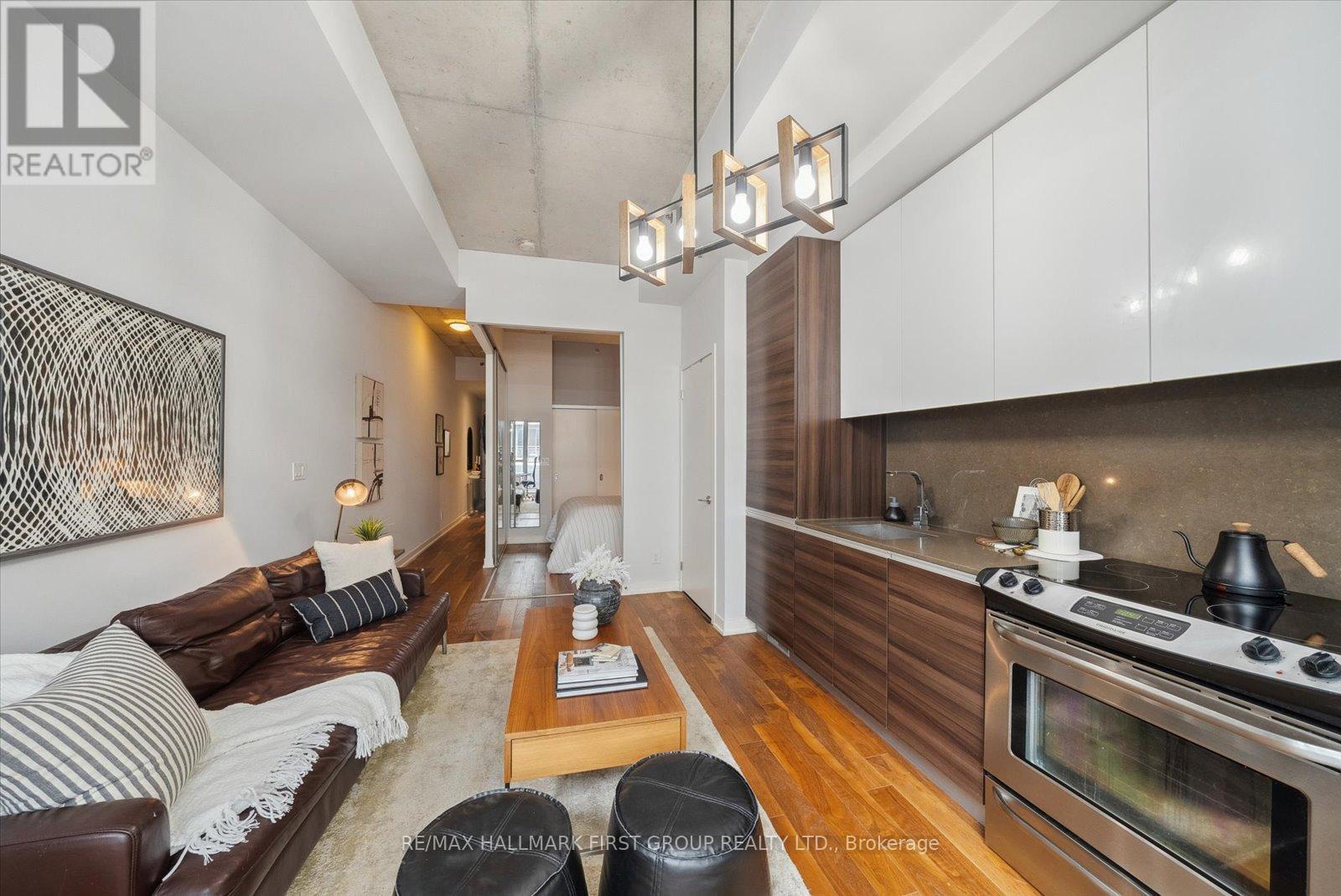 602 - 8 Gladstone Avenue, Toronto (little Portugal), Ontario