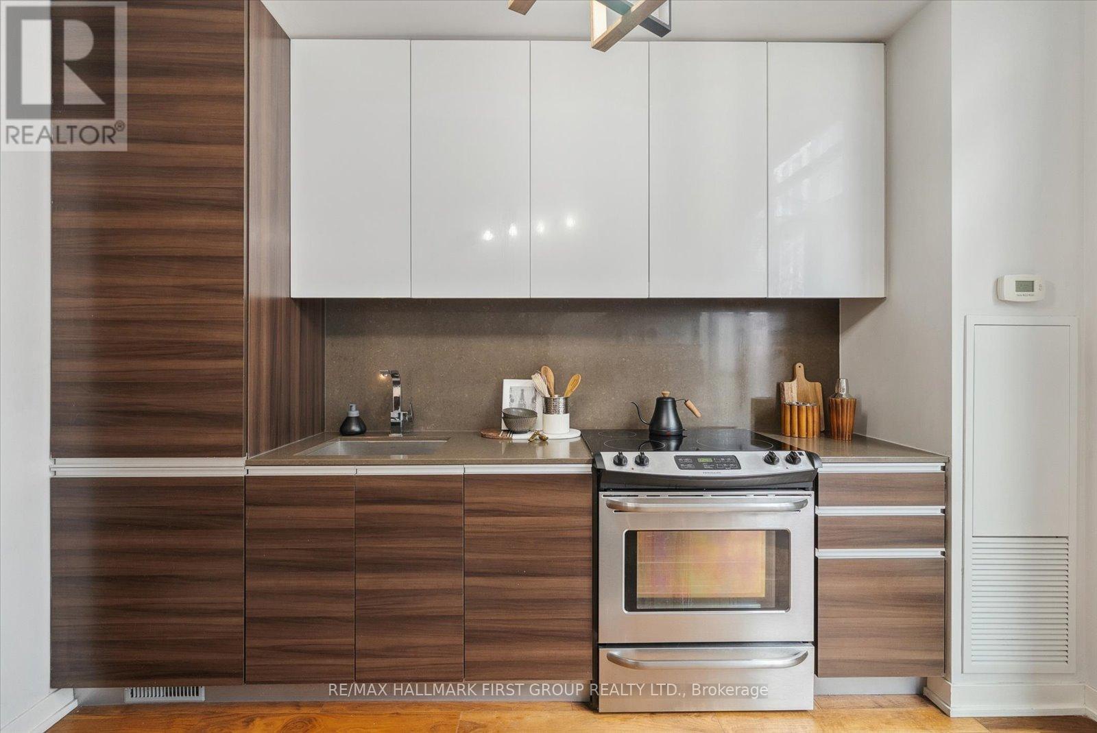 602 - 8 Gladstone Avenue, Toronto (little Portugal), Ontario