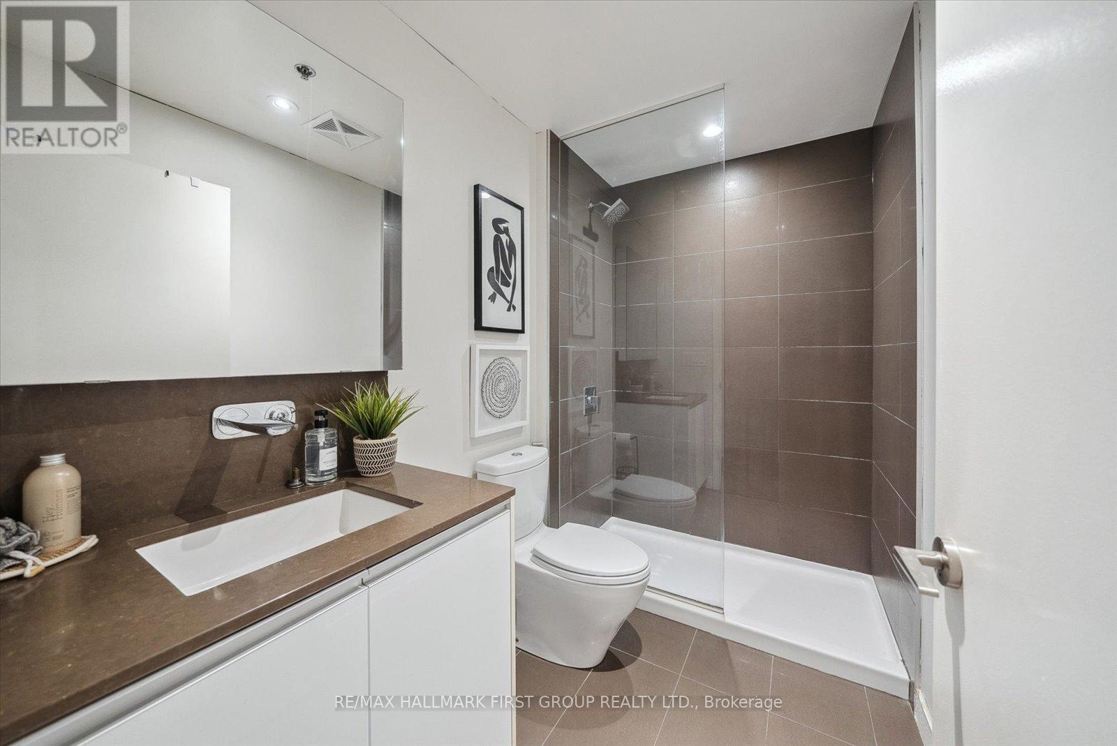 602 - 8 Gladstone Avenue, Toronto (little Portugal), Ontario