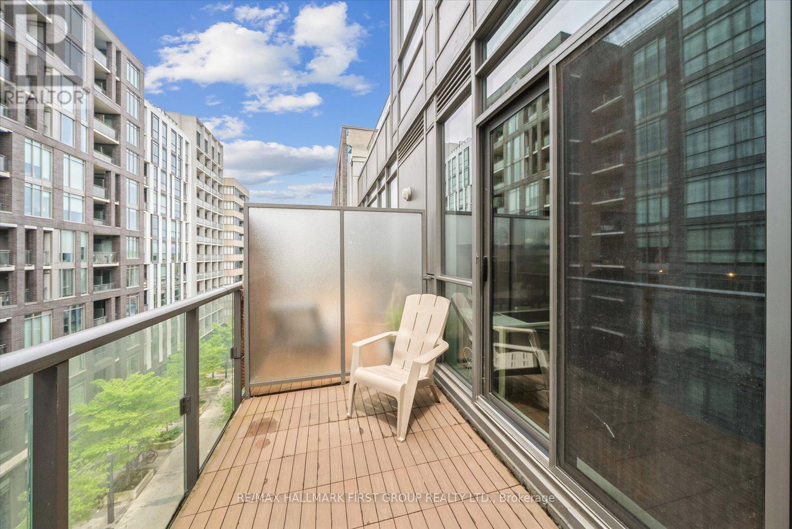 602 - 8 Gladstone Avenue, Toronto (little Portugal), Ontario