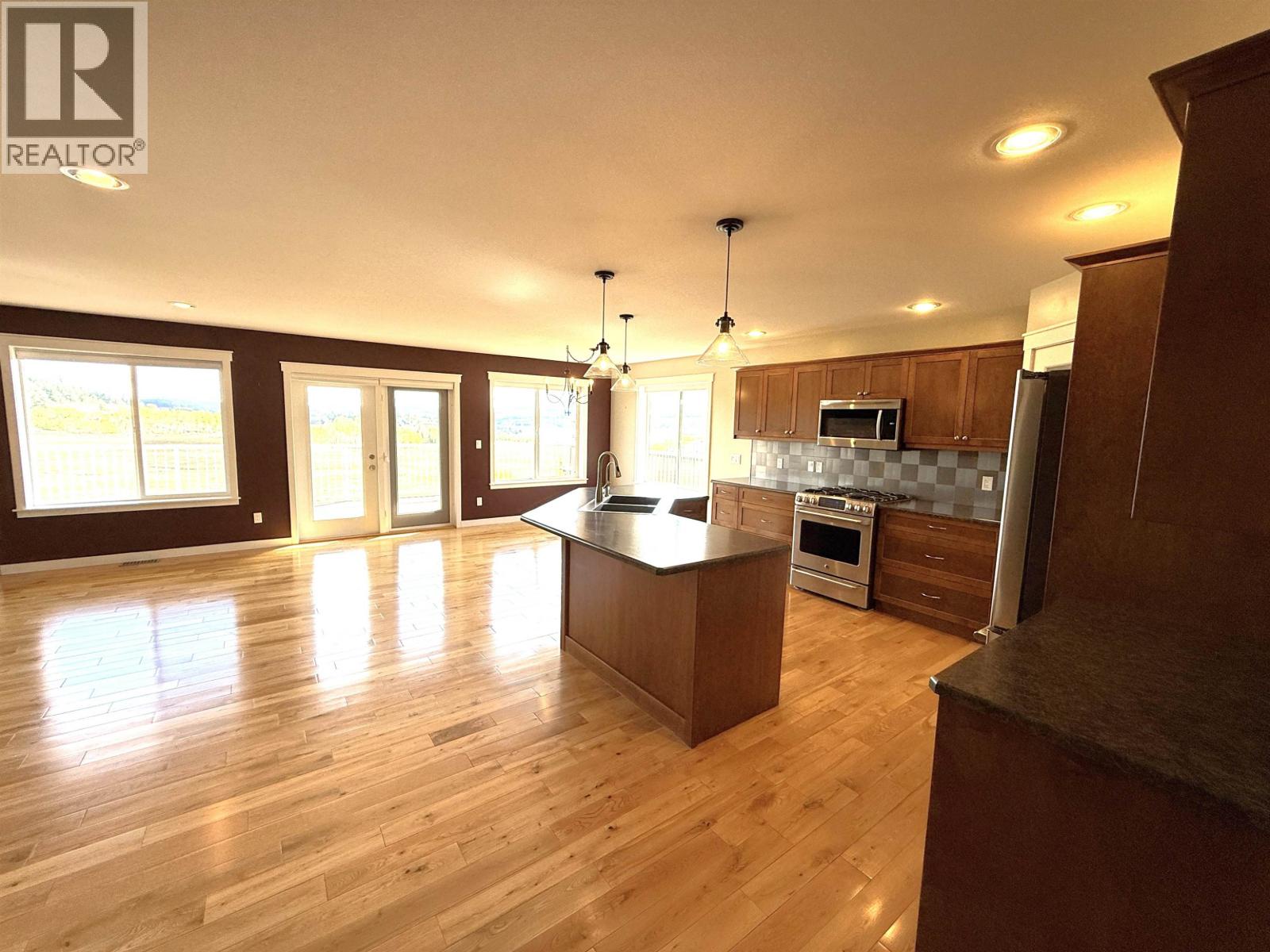 5072 Block Drive, 108 Mile Ranch, British Columbia