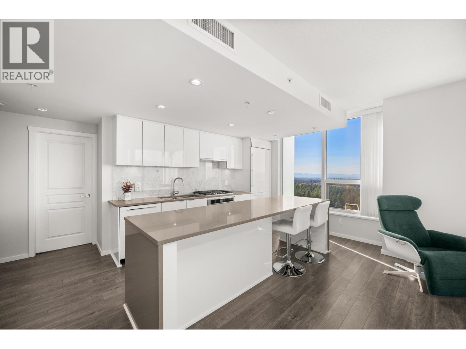 3707 5883 Barker Avenue, Burnaby, British Columbia