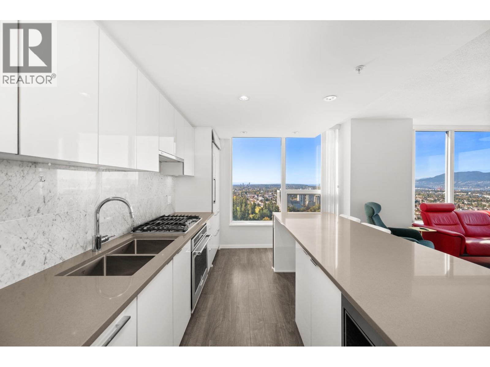 3707 5883 Barker Avenue, Burnaby, British Columbia