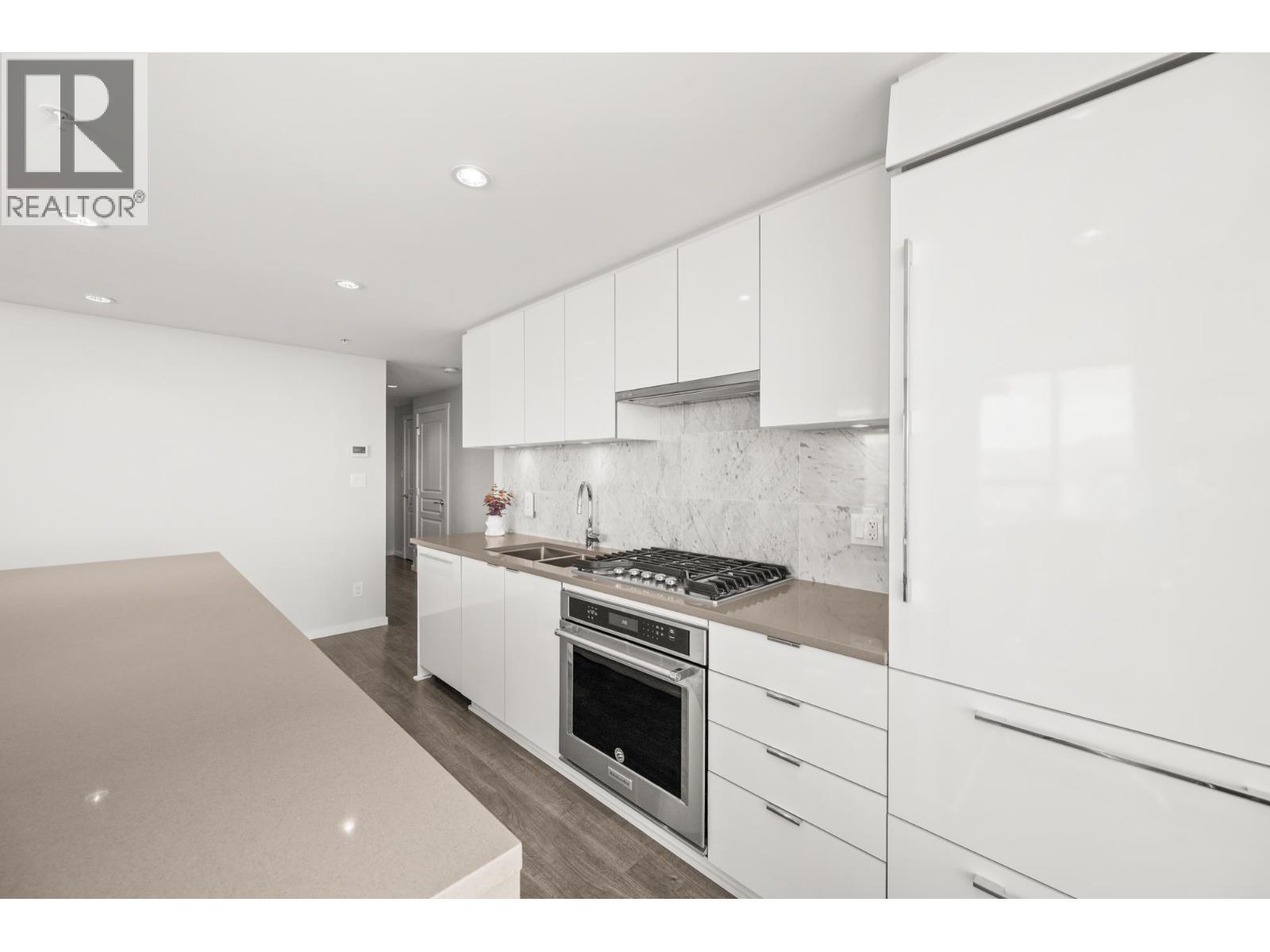 3707 5883 Barker Avenue, Burnaby, British Columbia