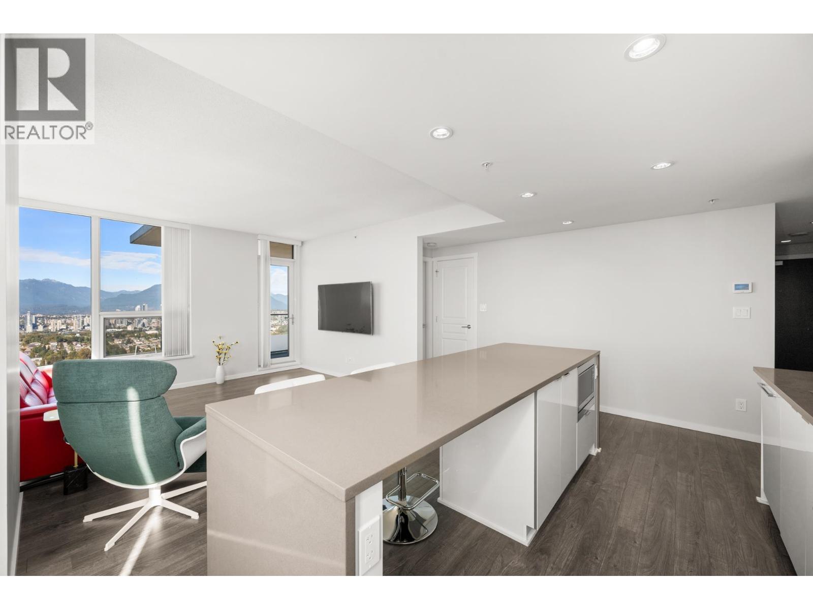 3707 5883 Barker Avenue, Burnaby, British Columbia