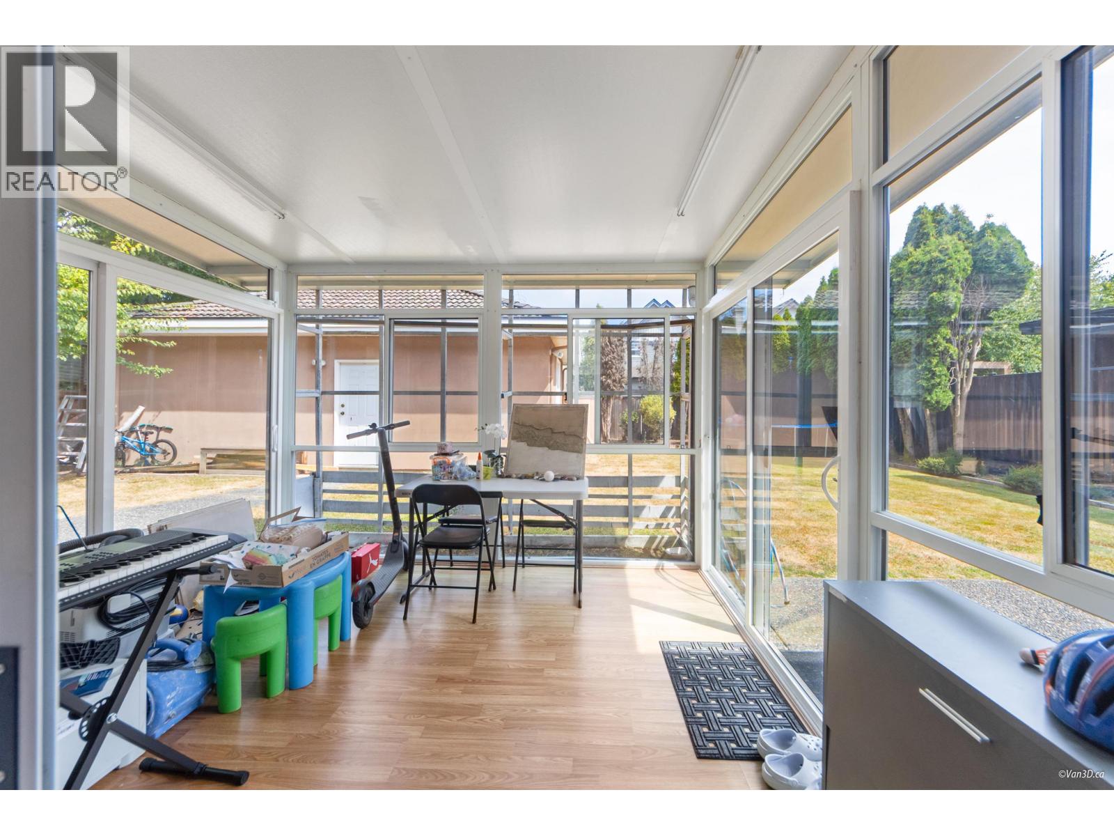 10320 Scotsdale Avenue, Richmond, British Columbia