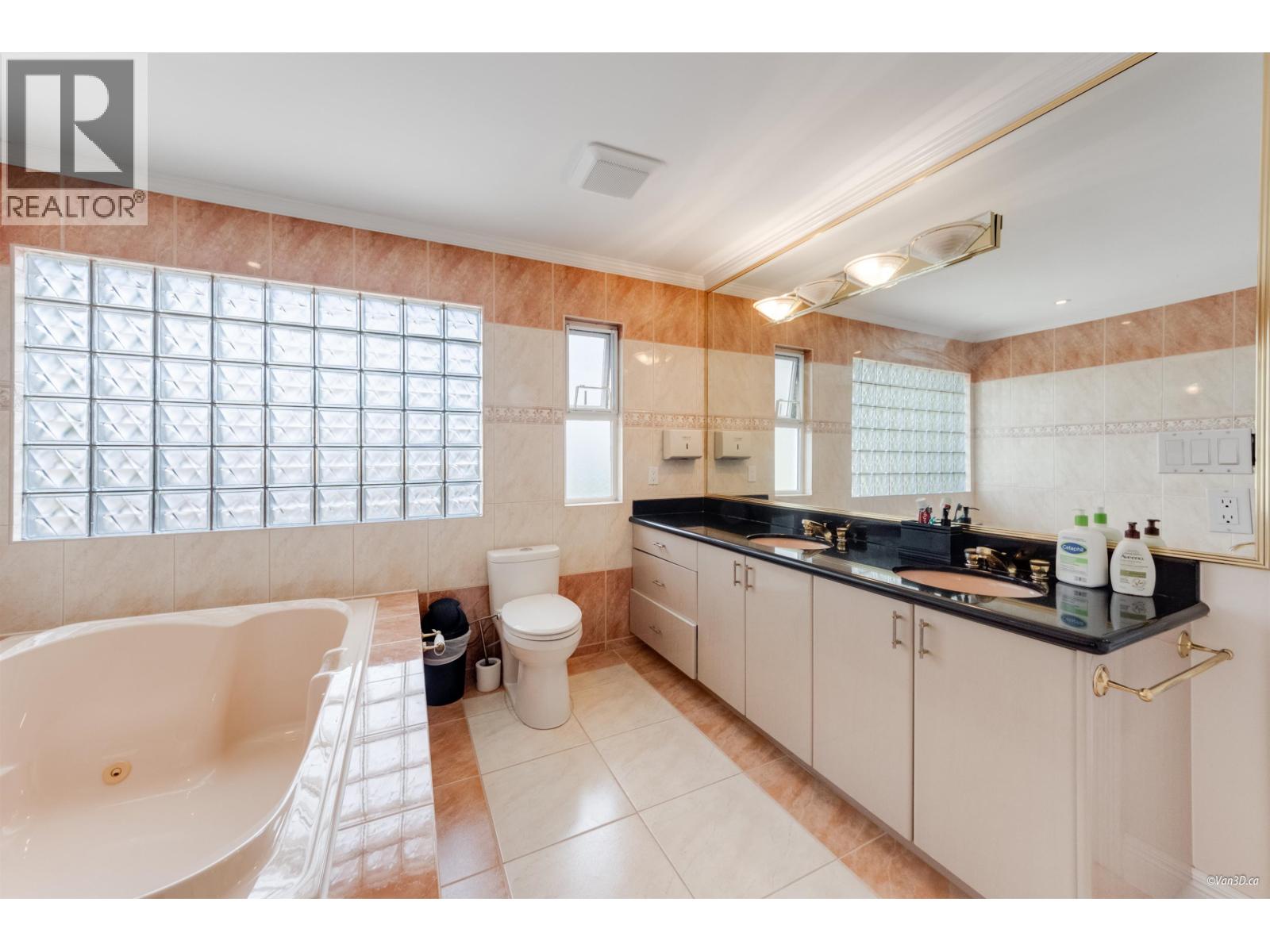 10320 Scotsdale Avenue, Richmond, British Columbia