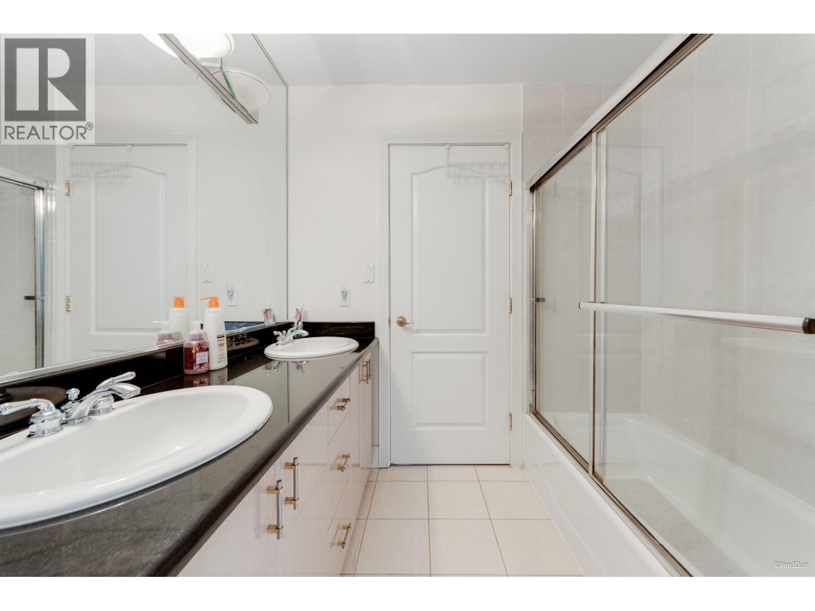 10320 Scotsdale Avenue, Richmond, British Columbia