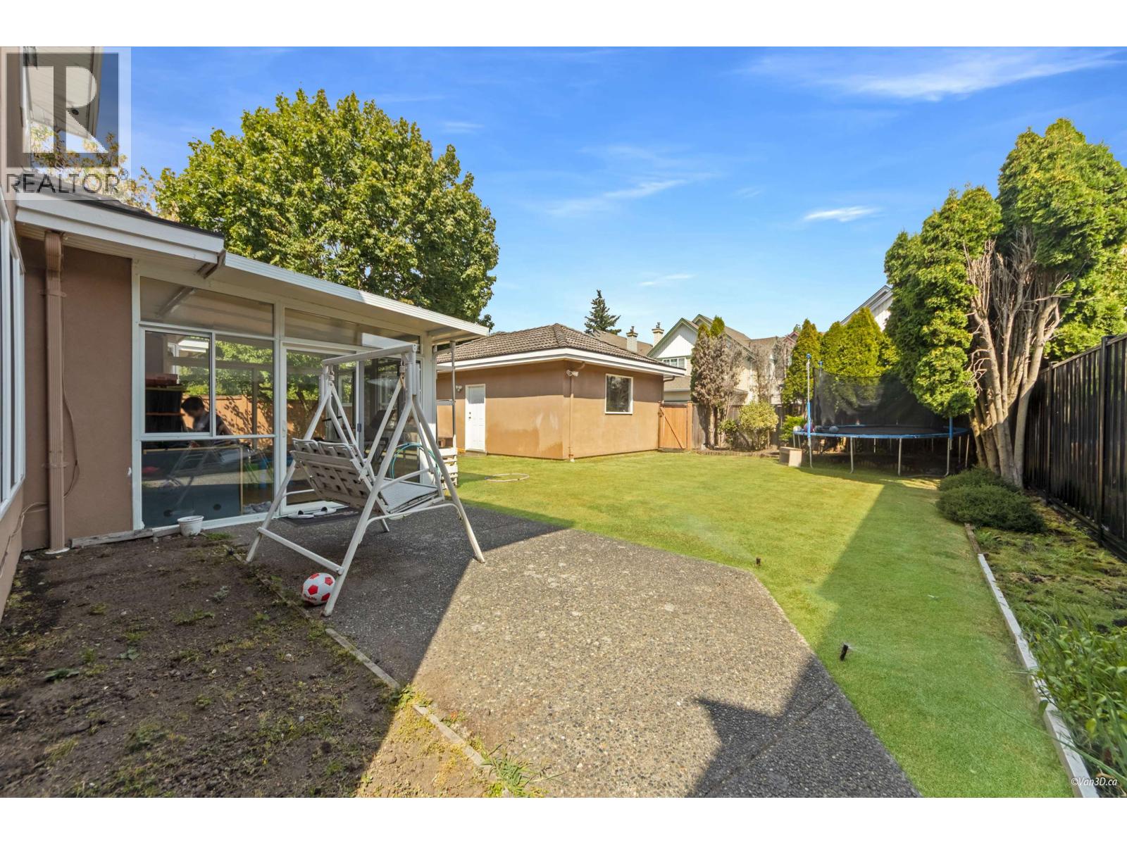 10320 Scotsdale Avenue, Richmond, British Columbia