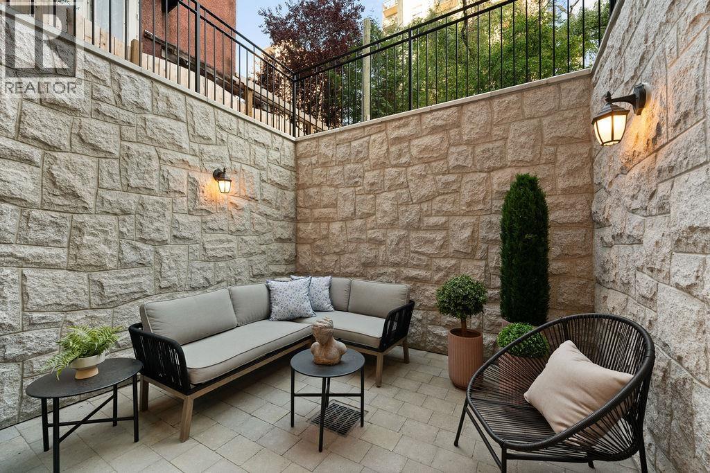 993 Broughton Street, Vancouver, British Columbia