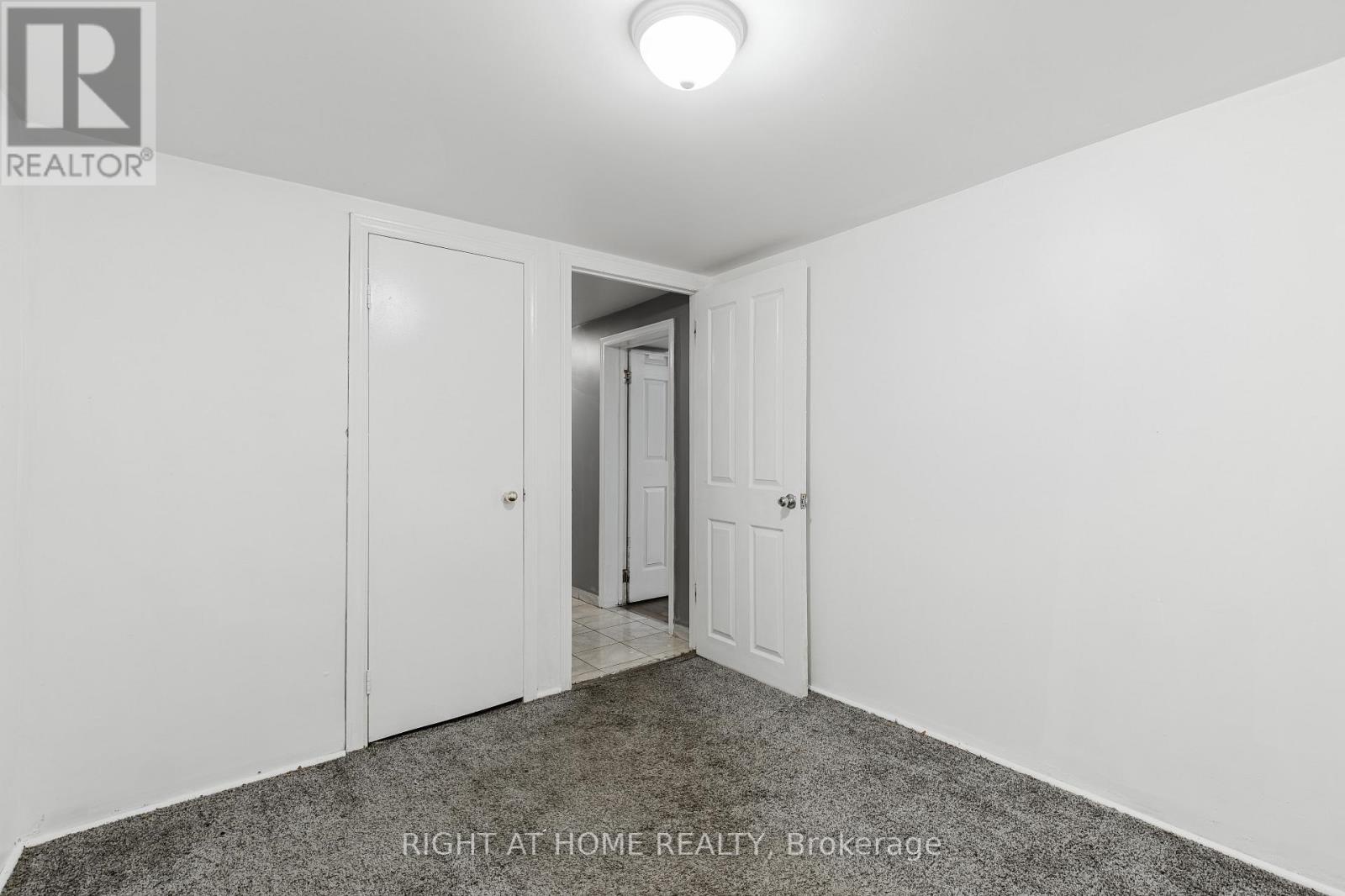 26 Sixteenth Street, Toronto (new Toronto), Ontario